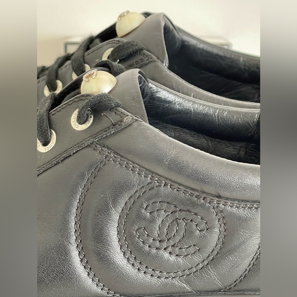 CHANEL Runway Women's Pearl Logo Black Leather Sneakers - Picture 5 of 13